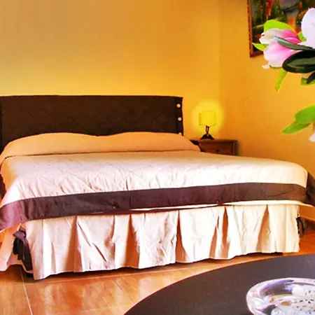 Domus Gemi 3* Naples
